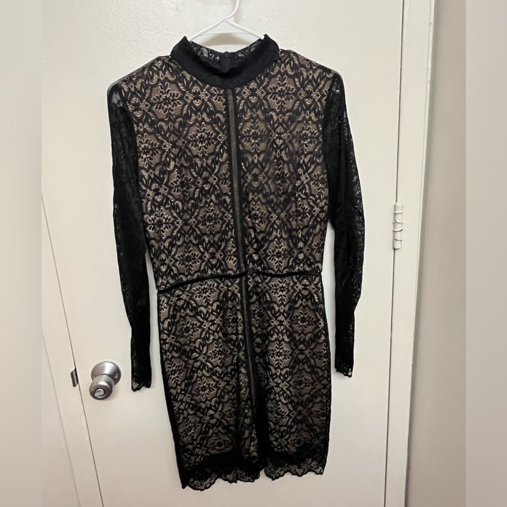Aritzia Wilfred long sleeve lace dress
